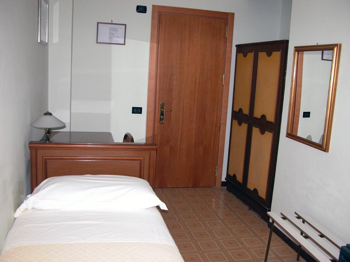 Hotel Calabresi San Benedetto del Tronto Room photo