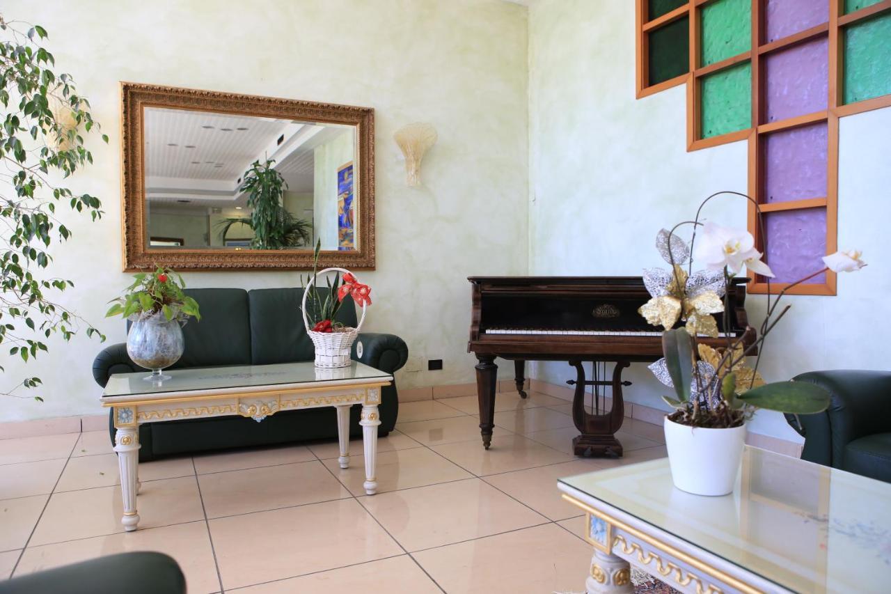 Hotel Calabresi San Benedetto del Tronto Exterior photo