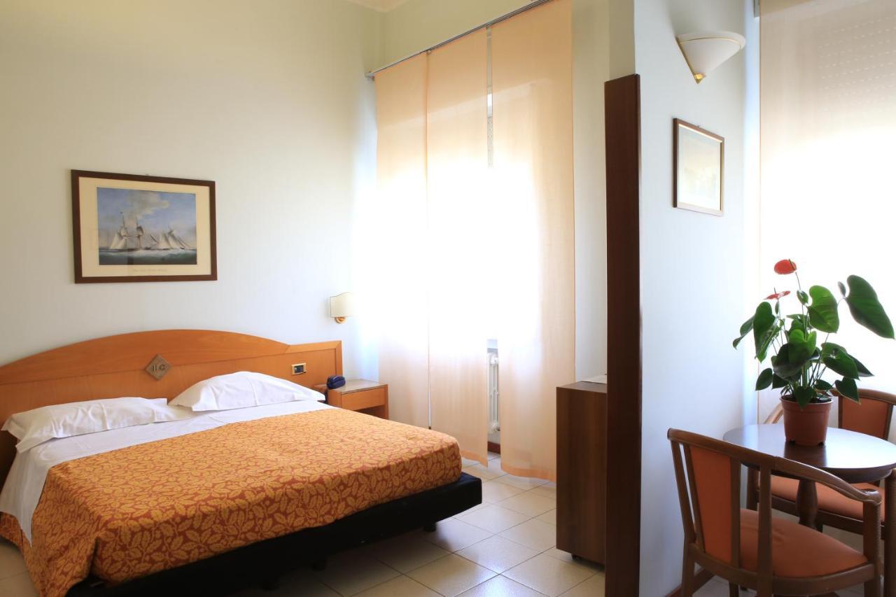 Hotel Calabresi San Benedetto del Tronto Exterior photo